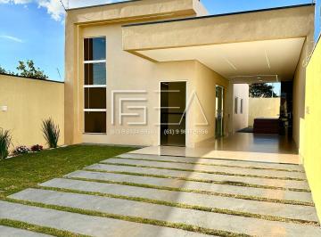 Casa · 115m² · 3 Quartos · 3 Vagas · Residência Tranquila: Casa de 3 Quartos com Suíte e Spa Privativo!