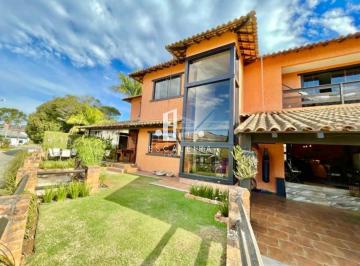 Foto 01 · Casa de alto padrão em condomínio na Várzea, Teresópolis-RJ: 5 quartos, 3 suítes, 4 salas, 4 banheir