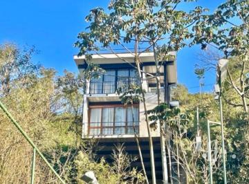 Foto 01 · CASA MODERNA EM CONDOMÍNIO À VENDA NA CIDADE DE TERESÓPOLIS RJ