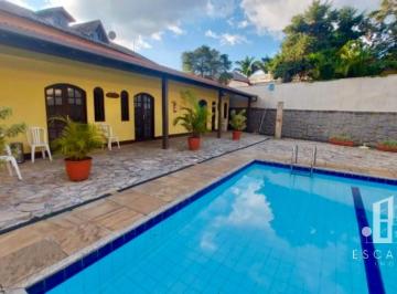 Foto 01 · Casa em Condomínio à Venda em Teresópolis-RJ: 2 Quartos, 1 Sala, 2 Banheiros, 1 Vaga de Garagem e 76
