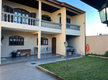 Casa de 4 quartos, Curitiba · Casa a venda , Fazendinha ,com 4 quartos, edicula com churrasqueira, garagem.