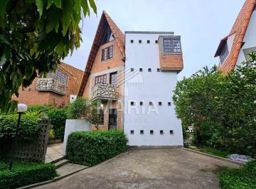 Casa de 3 quartos, Gravatá · Casa em condomínio fechado à venda em Gravatá/PE!