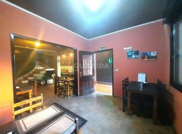 Casa · 167m² · 4 Vagas · Casa Comercial para alugar no bairro Rio Branco.