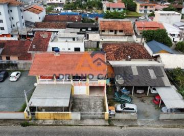 Casa · 427m² · 4 Quartos · Casa na Praia de Gravatá, próximo a principal Avenida, aceita permuta e negociação