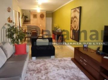 Casa · 206m² · 3 Quartos · 2 Vagas · Belíssimo Sobrado Germinado com ótima localização