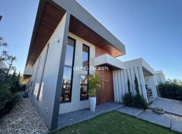 Casa · 259m² · 3 Quartos · Casa 3 quartos sendo 2 suítes,  258m² - Campeche, Florianópolis SC
