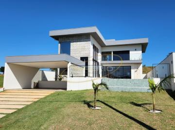 Casa de 4 quartos, Paranapanema · À venda linda casa de campo de 269m², as margens da Represa Jurumirim.