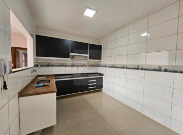 Foto 01 · Imperdível! Casa à venda na Cidade Alta, Cuiabá-MT: 4 quartos, 1 suíte, 2 salas, 4 banheiros, 3 vaga