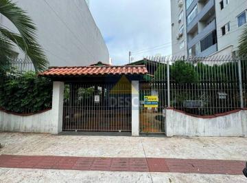 Casa · 120m² · 3 Quartos · 2 Vagas · Casa de 3 dormitórios à venda no Centro de Balneário Camboriú