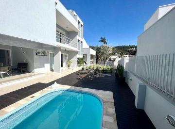 Casa · 529m² · 3 Quartos · 2 Vagas · Sobrado alto padrão e semimobiliado à venda, 3 quartos sendo 2 suítes, 5 vagas, Bairro Cabeçudas, It