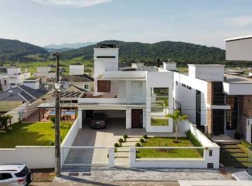 Casa · 350m² · 3 Quartos · 2 Vagas · Casa de 3 dormitórios na Pedra Branca em Palhoça