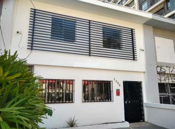 Comercial · 118m² · 2 Vagas · Casa Comercial ao lado do Metrô Alto da Boa Vista.