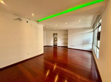 Apartamento · 125m² · 3 Quartos · 2 Vagas · 3 quartos, 2 suítes, 2 vagas e varanda em Copacabana