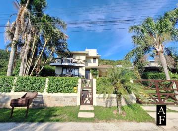 Casa · 157m² · 3 Quartos · 1 Vaga · Casa no centro de Garopaba