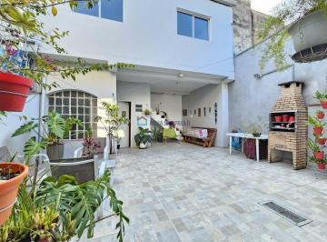 Casa · 160m² · 3 Quartos · 4 Vagas · Sobrado com 3 dormitórios no na Aclimação