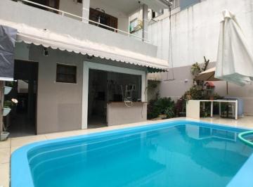 Foto 01 · CASA COM PISCINA NO CENTRO, TERRENO COM VIABILIDADE PARA PRÉDIO DE 14 ANDARES.