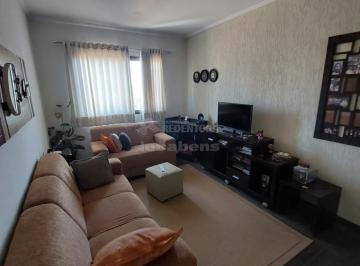 Apartamento · 70m² · 2 Quartos · 1 Vaga · Excelente Apartamento com 02 quartos e 01 garagem coberta - Vila Redentora