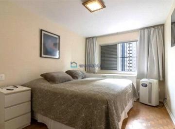 Apartamento · 106m² · 3 Quartos · 1 Vaga · Apartamento reformado com 3 quartos 1 suíte, 1 vaga, lazer à venda em Moema.