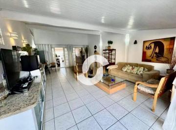 43d7736cf6f0a99fdd27ae0f1283f3591ee04139 · Casa com 5 dormitórios à venda, 400 m² por R$ 1.750.000,00 - Itaipu - Niterói/RJ