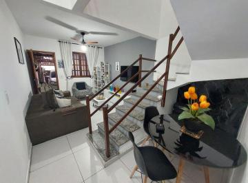Casa · 70m² · 2 Quartos · 1 Vaga · Linda residência duplex, pertinho da rua Coronel Serrado.