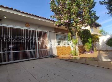 91ffd2dc7b499e7a7f1efec63234df9443075c37 · Casa com 5 quartos à venda, 140 m² por R$ 640.000 - Pacaembu - Londrina/PR