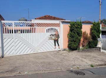 Casa · 84m² · 3 Quartos · 4 Vagas · Sobrado na região central de Franco com anexo nos fundos