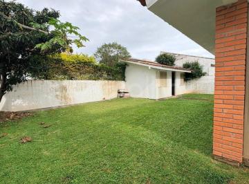 Casa · 300m² · 5 Quartos · 3 Vagas · Casa Residencial de 300m² com 5 quartos sendo 3 suites em Jurerê Internacional,