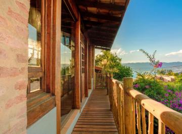 Casa de 3 quartos, Ilhabela · Casa Primavera