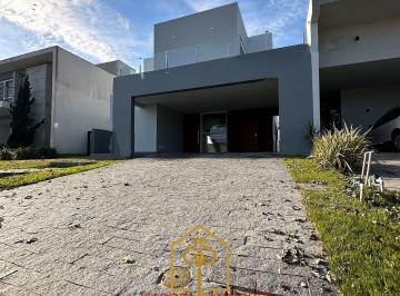 Casa · 235m² · 4 Quartos · 1 Vaga · Sobrado Alto Padrão em Laranjal, Pelotas/RS