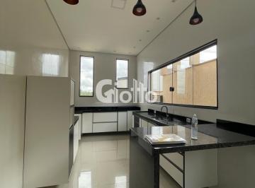 Casa · 209m² · 3 Quartos · 4 Vagas · Casa térrea à venda em Cesar de Souza/Mogi das Cruzes - 3 Suítes