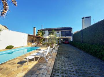 Casa · 252m² · 2 Quartos · 5 Vagas · Sobrado à venda com 252m² no bairro Pineville - PINHAIS / PR
