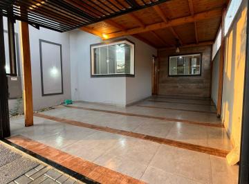 Casa de 3 quartos, Cascavel · Casa para Venda em Cascavel/PR - 3 Dorm. 75 m2 Área Útil
