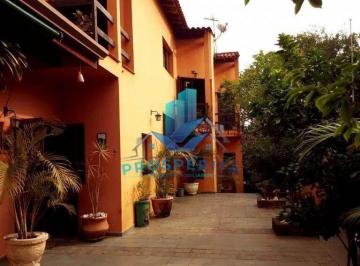 Casa · 292m² · 3 Quartos · 3 Vagas · CASA À VENDA em residencial fechado (bolsão) com portaria 24h, próximo a avenida São Camilo.