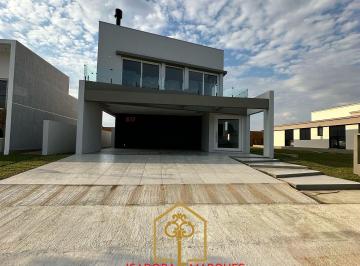 Casa · 293m² · 3 Quartos · 1 Vaga · Casa em Condomínio alto padrão