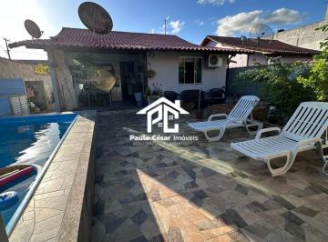 Foto 01 · Casa à venda na Vila Capri, Araruama-RJ: 3 quartos, 1 sala, 2 banheiros, 4 vagas de garagem, 130,00