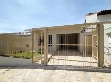 FACHADA · Excelente casa á venda recém reformada no bairro Santa Ângela em Poços de Caldas MG.