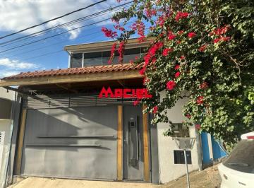 Casa · 150m² · 2 Quartos · 2 Vagas · Casa com ponto comercial - Jd. Santa Júlia