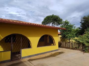 Casa · 1108m² · 3 Quartos · 1 Vaga · EXCELENTE OPORTUNIDADE DE CASA NO CENTRO DE MATOZINHOS/MG.