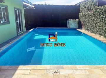 PISCINA ENORME · Casa Aconchegante e com Enorme Piscina, Terreno Amplo!