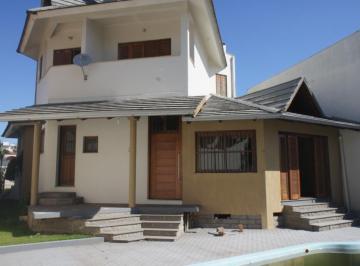 111160_i89J9nYD6R9M3K_1111605e0e4900d962a.jpg · Casa sobrado, Centro de Canoas, 4 dormitórios, suíte, pátio e piscina