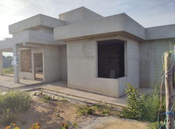 102735_2.jpg · Casa linear com piscina no condomínio estância do cipó