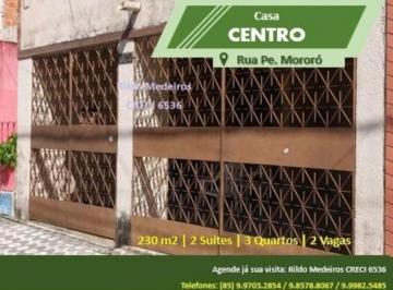 Casa · 230m² · 3 Quartos · 3 Vagas · Casa no Centro em Fortaleza. Ideal para locação de quitinetes e outros negócios.