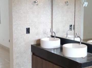 Rural · 260m² · 3 Quartos · Casa com potencial de reforma em localização bucólica!