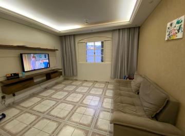 Casa de 4 quartos, Riacho Fundo · QS 12 - Casa Espaçosa com 4 Quartos e Terraço Churrasqueira