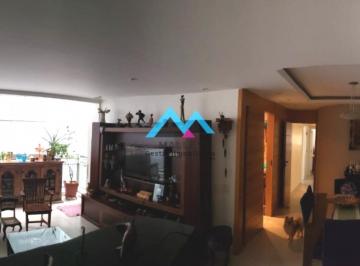 Foto 01 · Lindo apartamento de 4 quartos, sendo 2 suítes, 140 m², todo reformado, à venda no Humaitá.