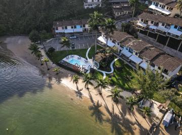 Casa · 140m² · 4 Quartos · 2 Vagas · Linda casa com vista do mar em cond. com praia privativa