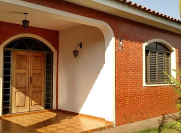 Casa · 311m² · 6 Quartos · 3 Vagas · Casa com 6 quartos à venda no Bairro Bom Jesus - Uberlândia/MG