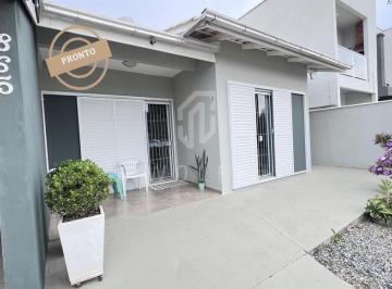 Casa de 3 quartos, Balneário Piçarras · JD1336 - Casa Mobiliada no Bairro Itacolomi em Balneário Piçarras/SC