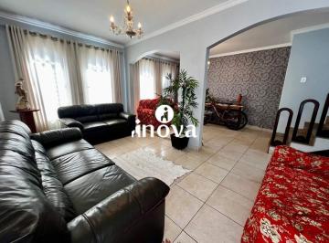 Casa · 361m² · 3 Quartos · 4 Vagas · Casa à venda, 3 quartos, 1 suíte, 4 vagas, Cidade Jardim - Uberaba/MG