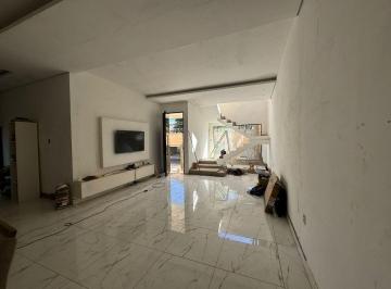Casa · 346m² · 4 Quartos · 2 Vagas · Casa com 4 quartos à venda no Bairro Osvaldo Rezende - Uberlândia/MG